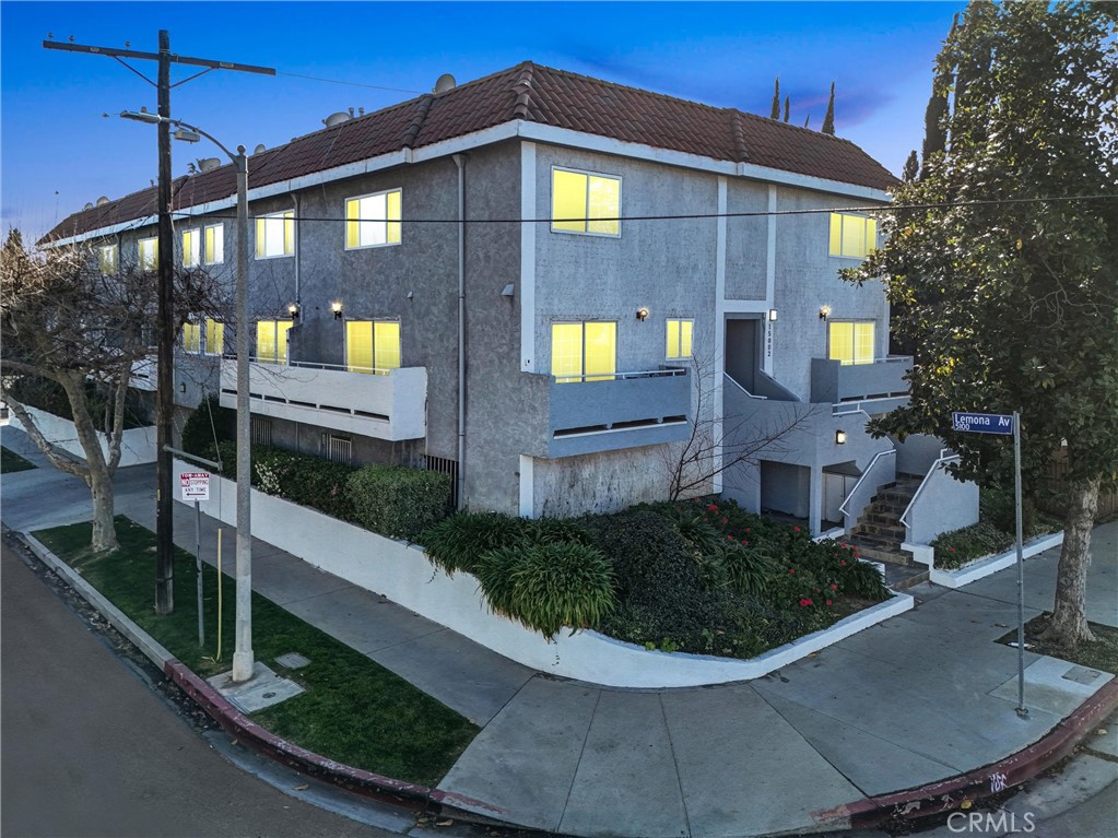 15002 Magnolia Boulevard 9 Property Photo 1