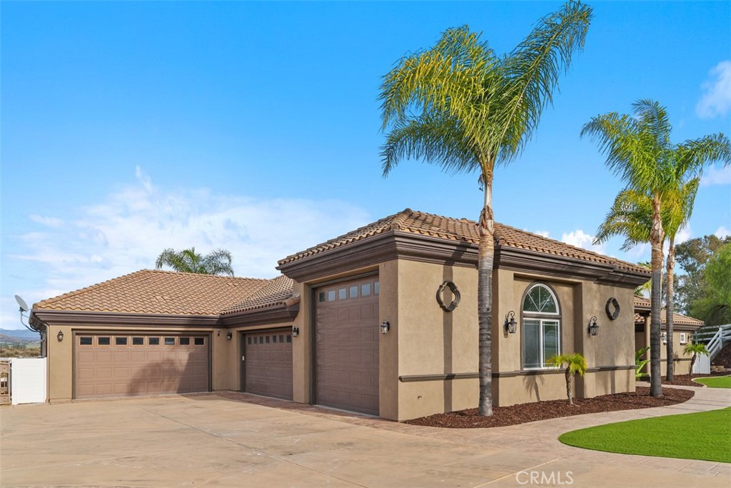 39526 Calle Cabernet Property Photo 4