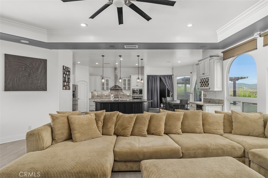39526 Calle Cabernet Property Photo 8