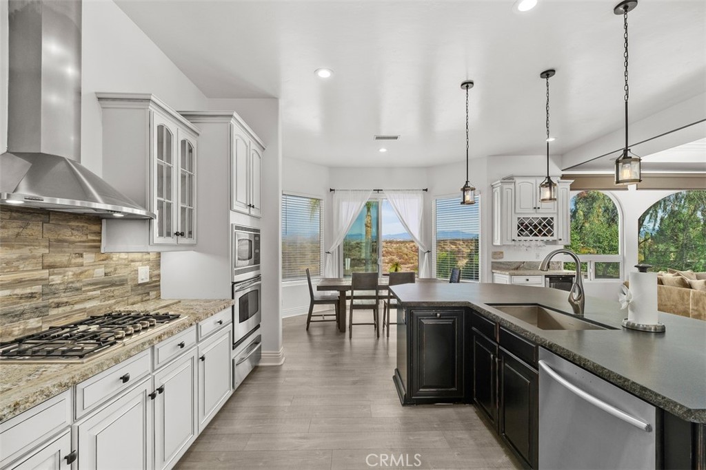 39526 Calle Cabernet Property Photo 12