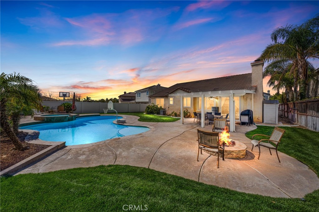 1596 Thunderbird Road Property Photo