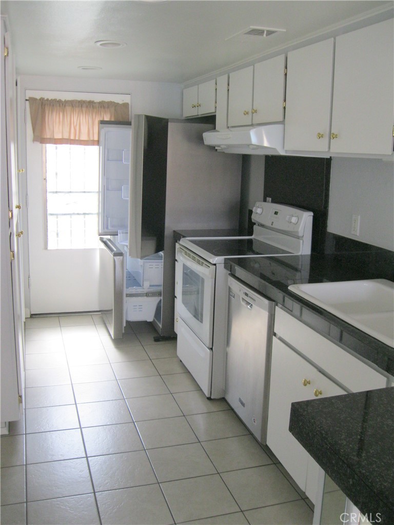 74443 Driftwood Drive Property Photo 4