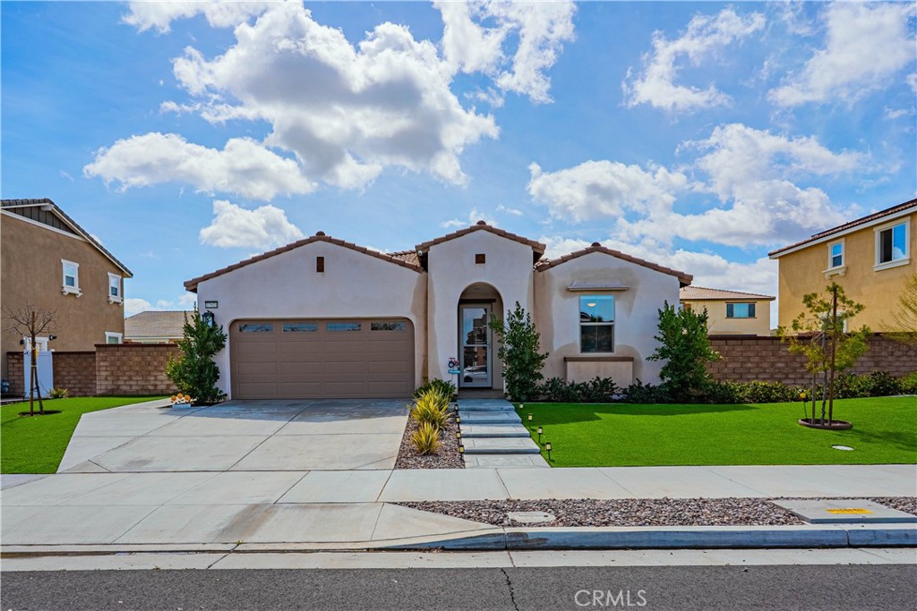 27523 Mountainside Street Property Photo