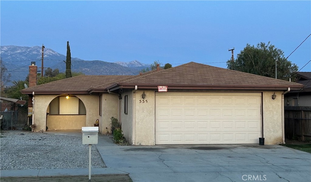 555 S Hewitt Street Property Photo