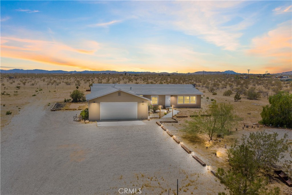 61375 Leslie Lane Property Photo 1