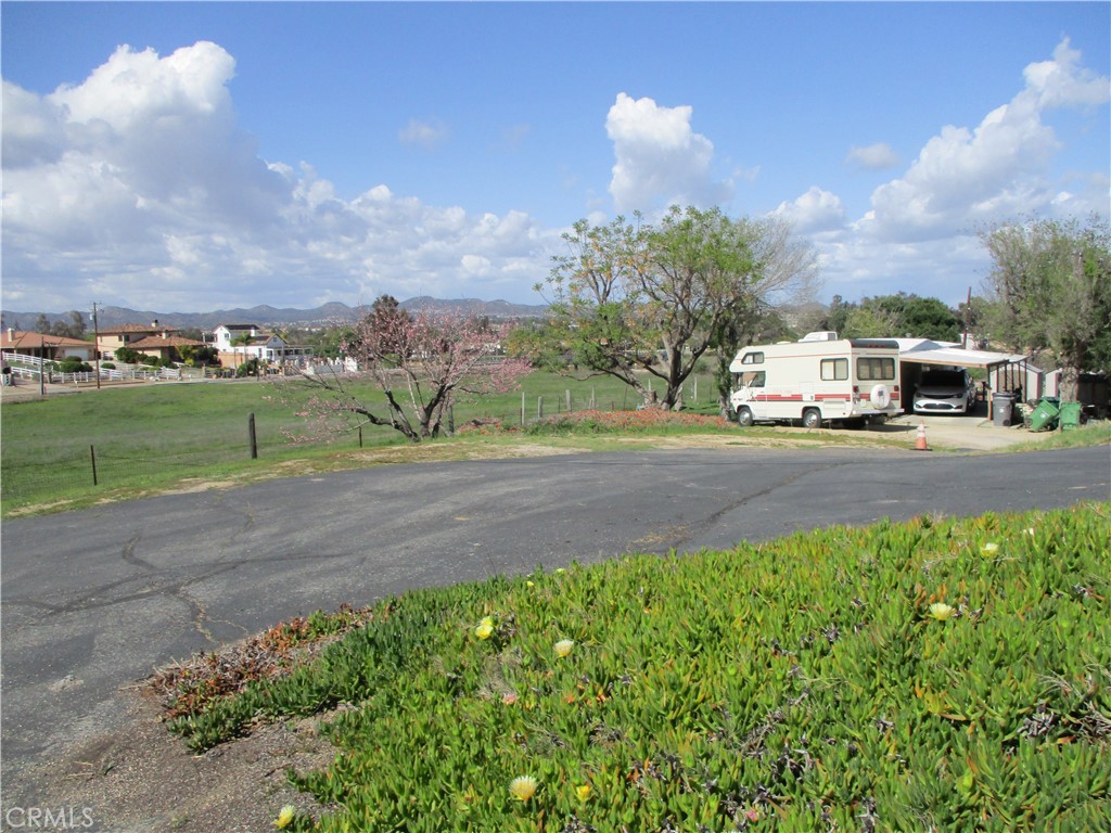 25070 Hayes Avenue Property Photo 15