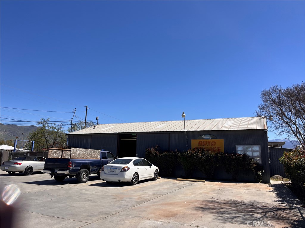 24060 State Street Property Photo 3