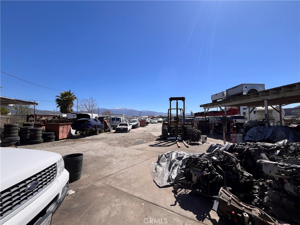 24060 State Street Property Photo 10