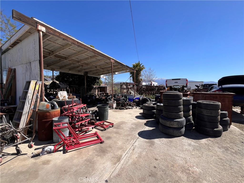 24060 State Street Property Photo 12