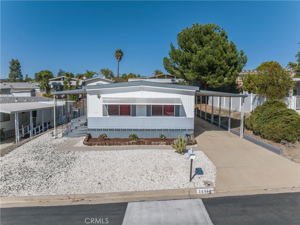 38158 Via Del Largo Property Photo 1