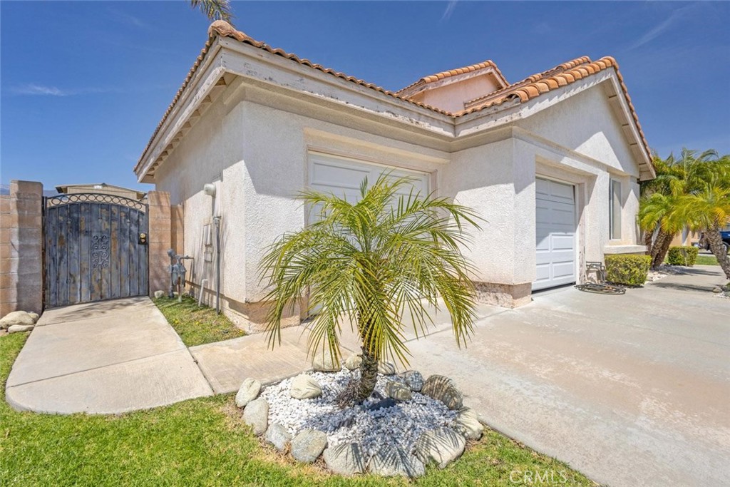 3594 N Verbena Property Photo 6
