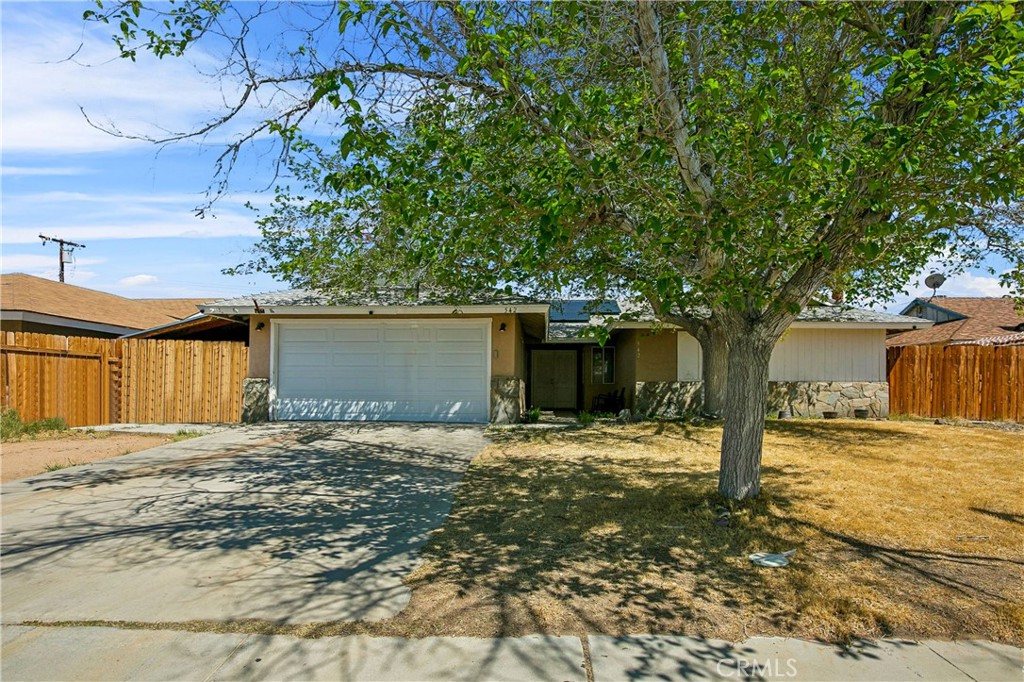 542 Sanders St Property Photo 1