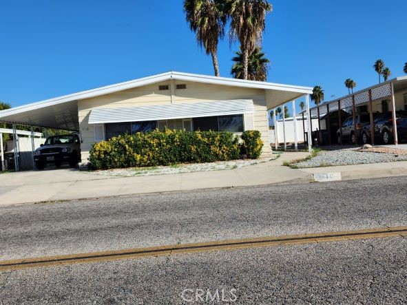 710 S Lyon Avenue Property Photo 1