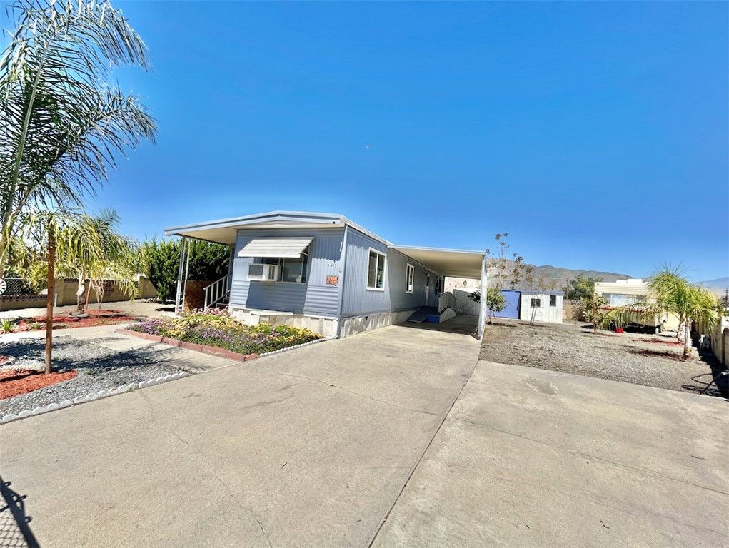 163 N Palomar Avenue Property Photo 1
