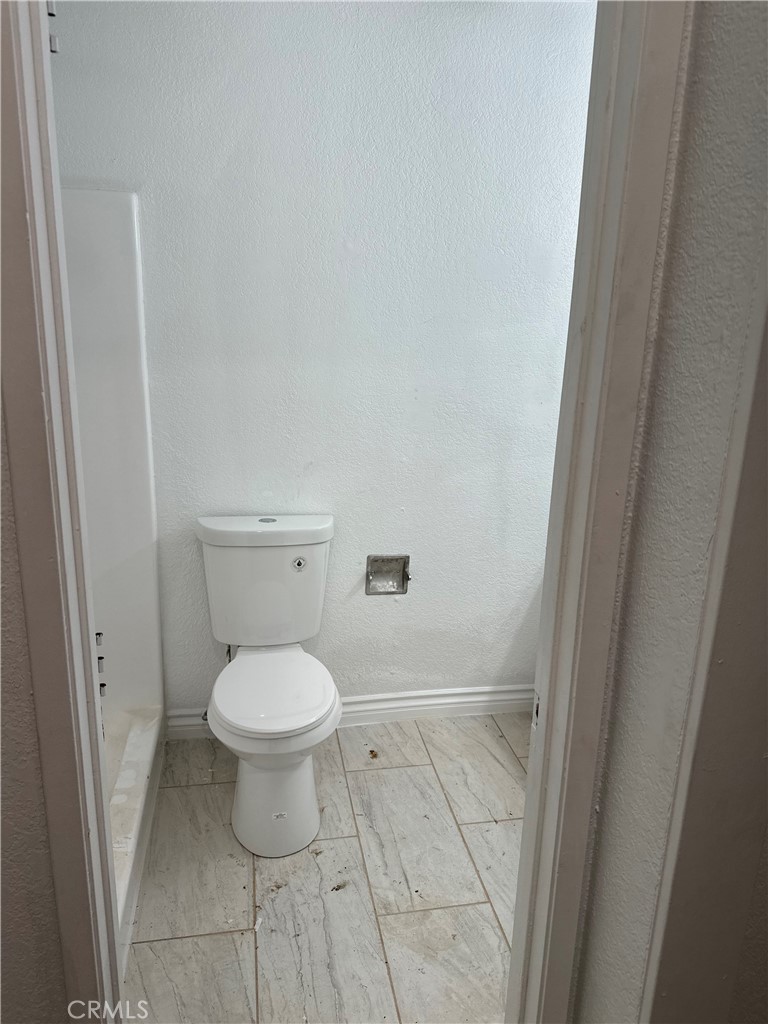 2455 West Acacia Avenue Property Photo 9