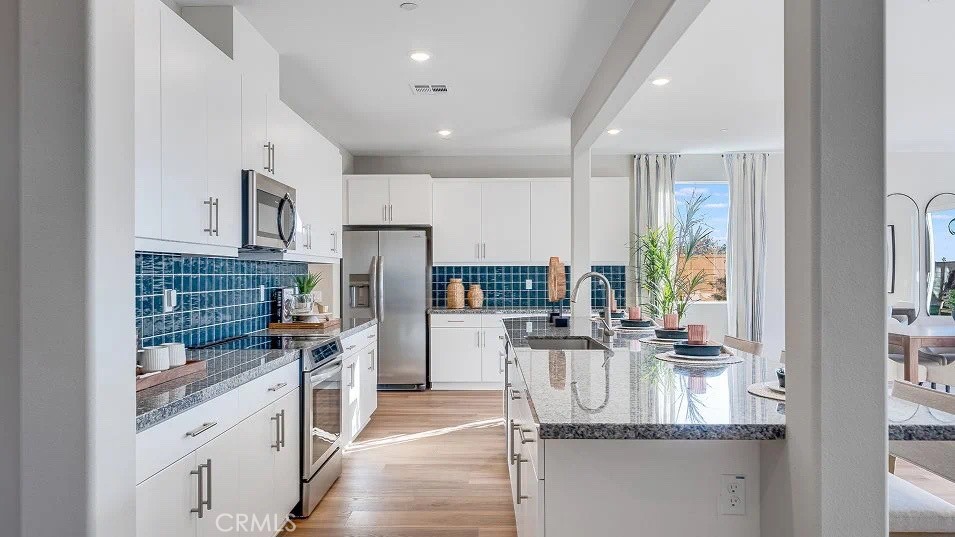 14126 Columbia Street Property Photo 2