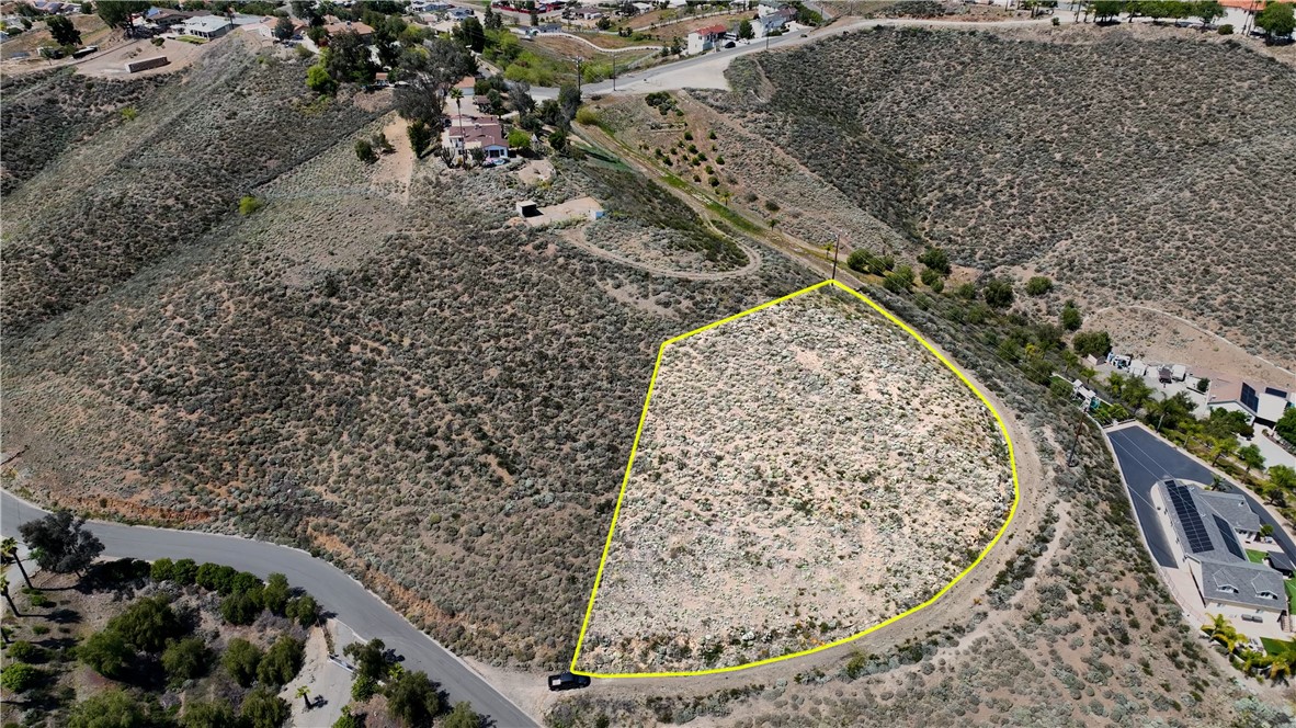 1 Juanita Drive Property Photo 3