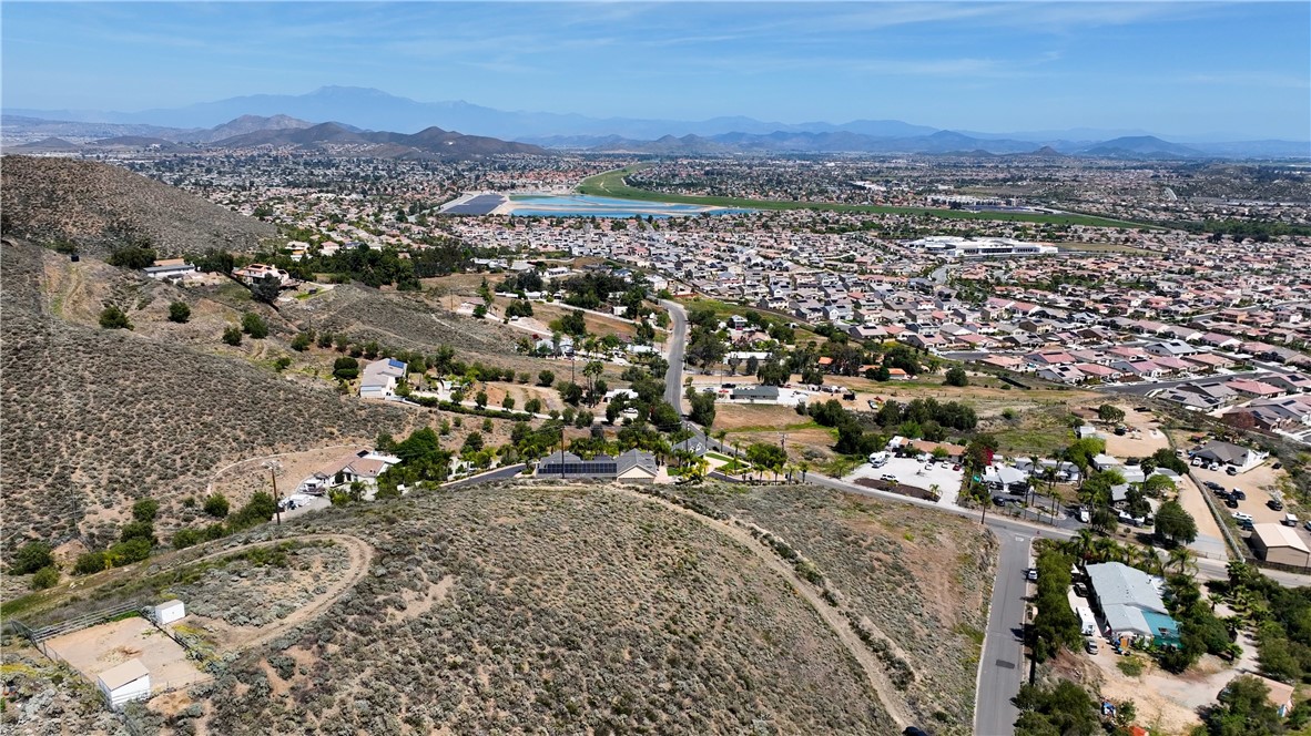 1 Juanita Drive Property Photo 4