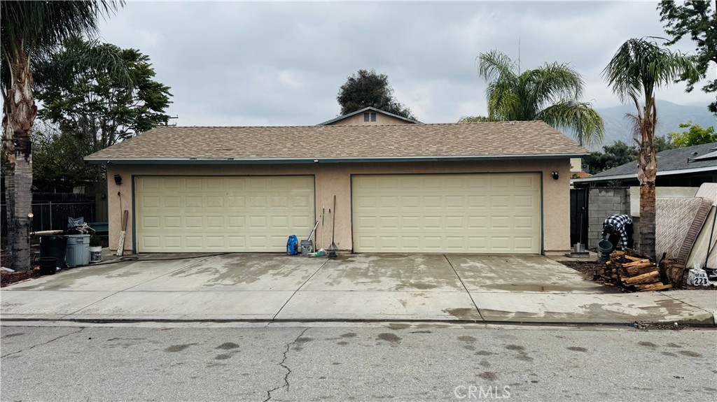 221 E Mead Street Property Photo