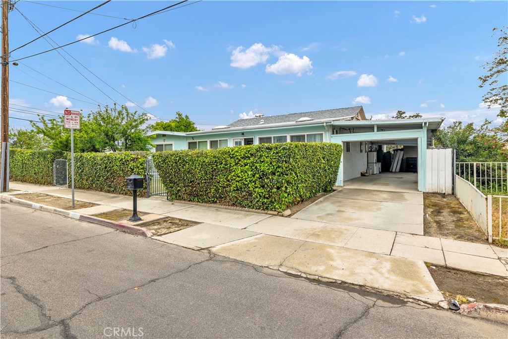 264 E 2nd Street Property Photo