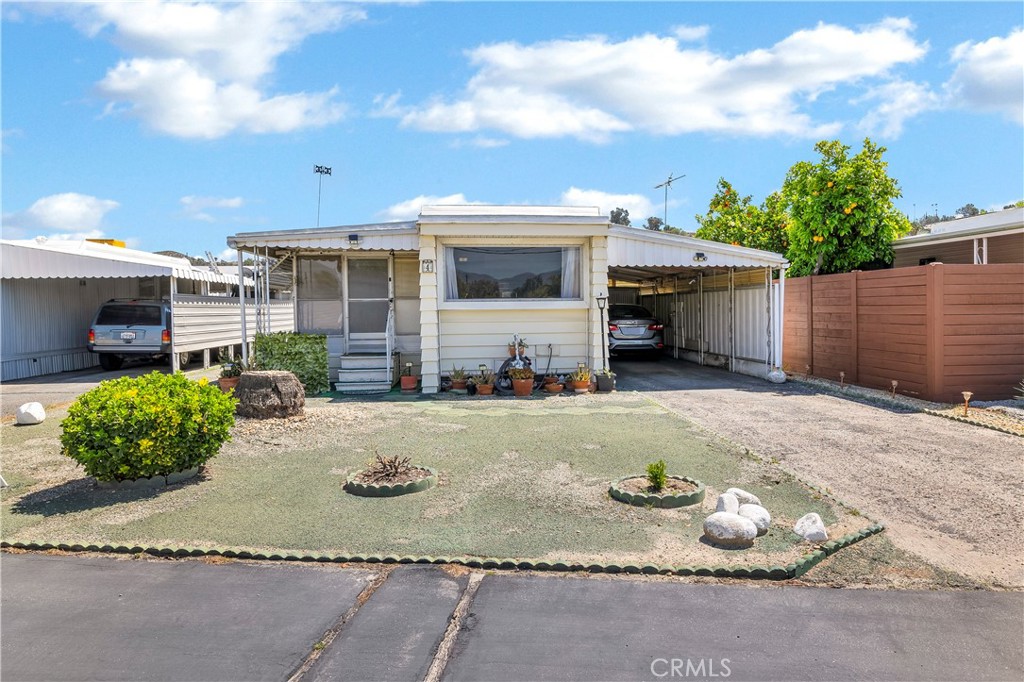 44725 E. Florida Avenue 4 Property Photo 1