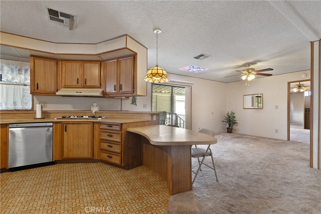 1300 W Menlo Avenue 215 Property Photo 6