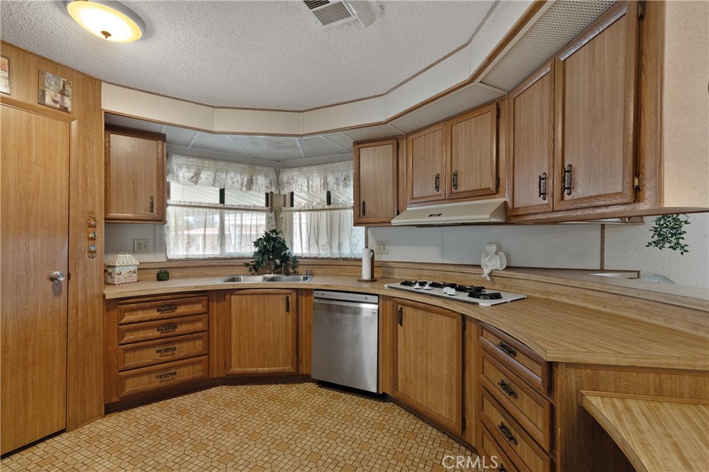 1300 W Menlo Avenue 215 Property Photo 8