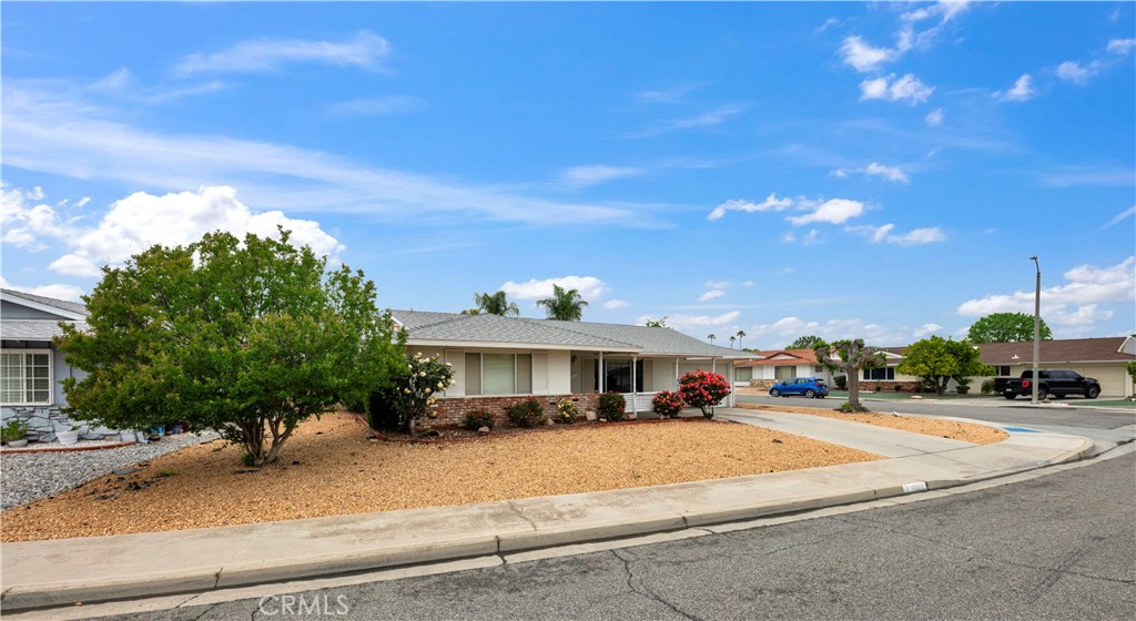 1520 Sandlewood Drive Property Photo 2