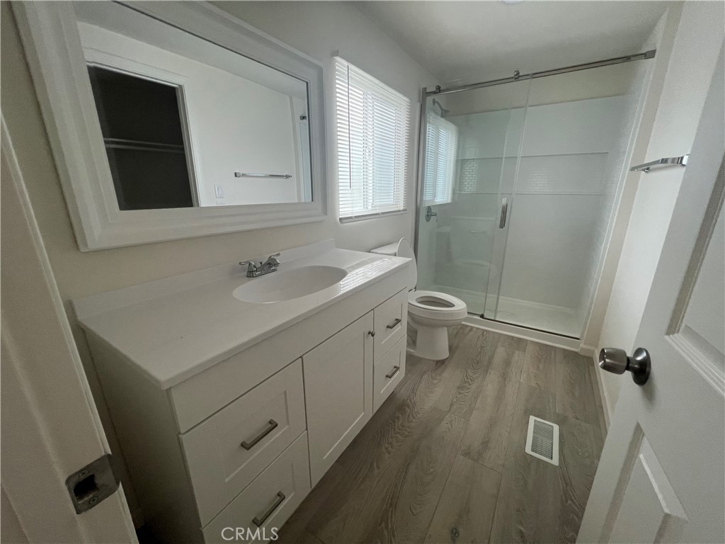 760 E 9th. St. 109 Property Photo 7