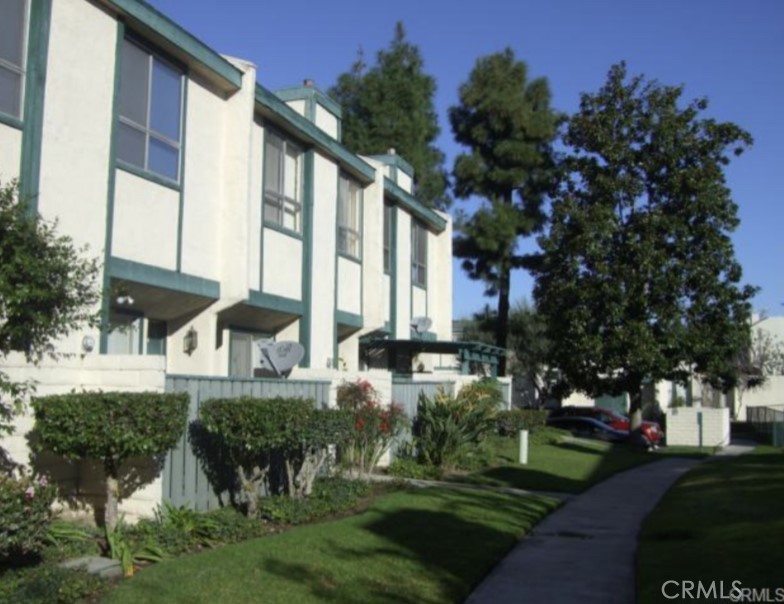 2100 W Palmyra Avenue 43 Property Photo 1