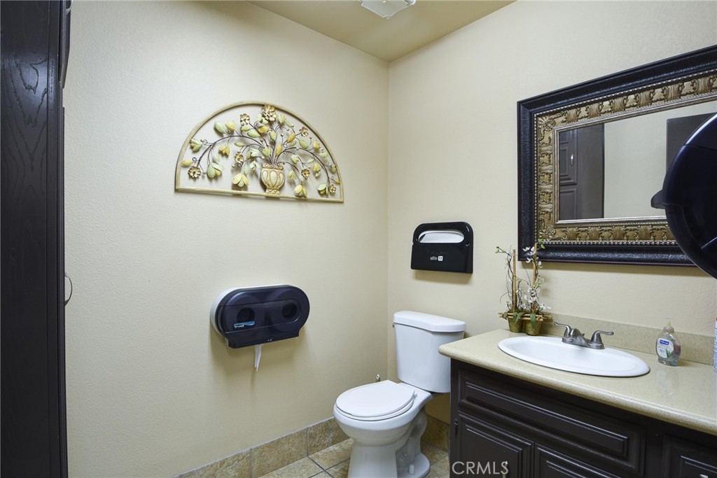 3292 E Florida Avenue Property Photo 24