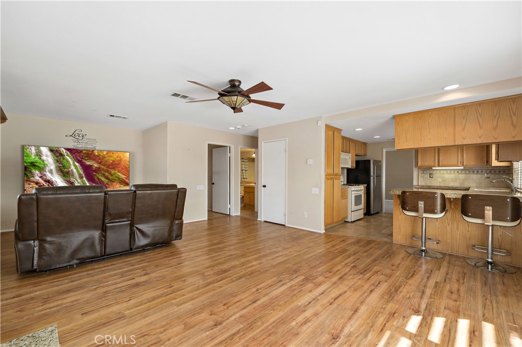 1044 Jude Court Property Photo 6
