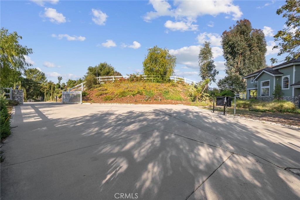 36350 Calle Poco Property Photo 9