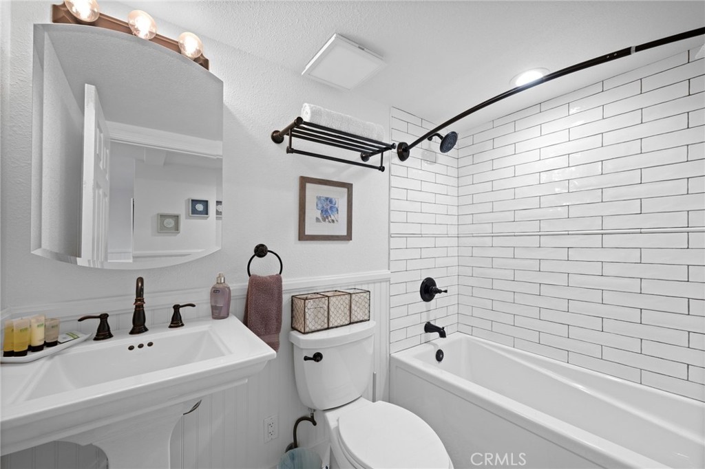 36350 Calle Poco Property Photo 52