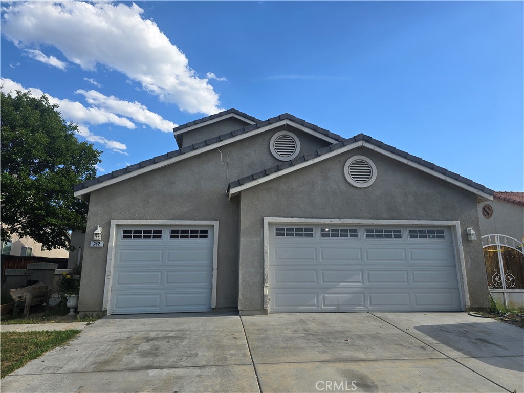 242 Spinnaker Street Property Photo