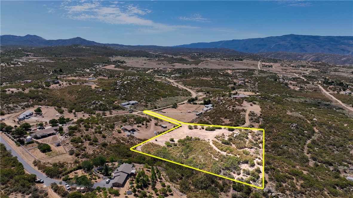 1040 Rolling Hills Dr Property Photo