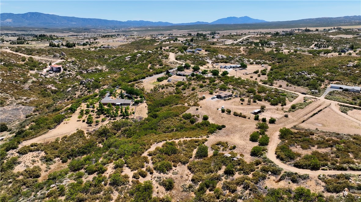 1040 Rolling Hills Dr Property Photo 4