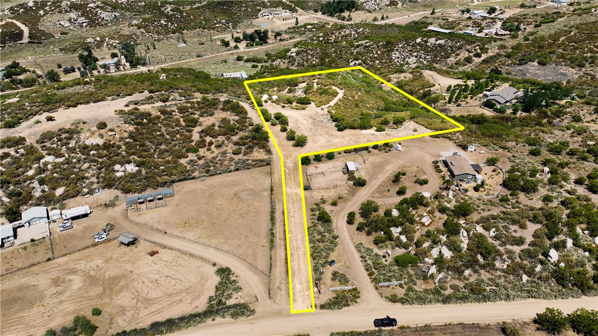1040 Rolling Hills Dr Property Photo 5