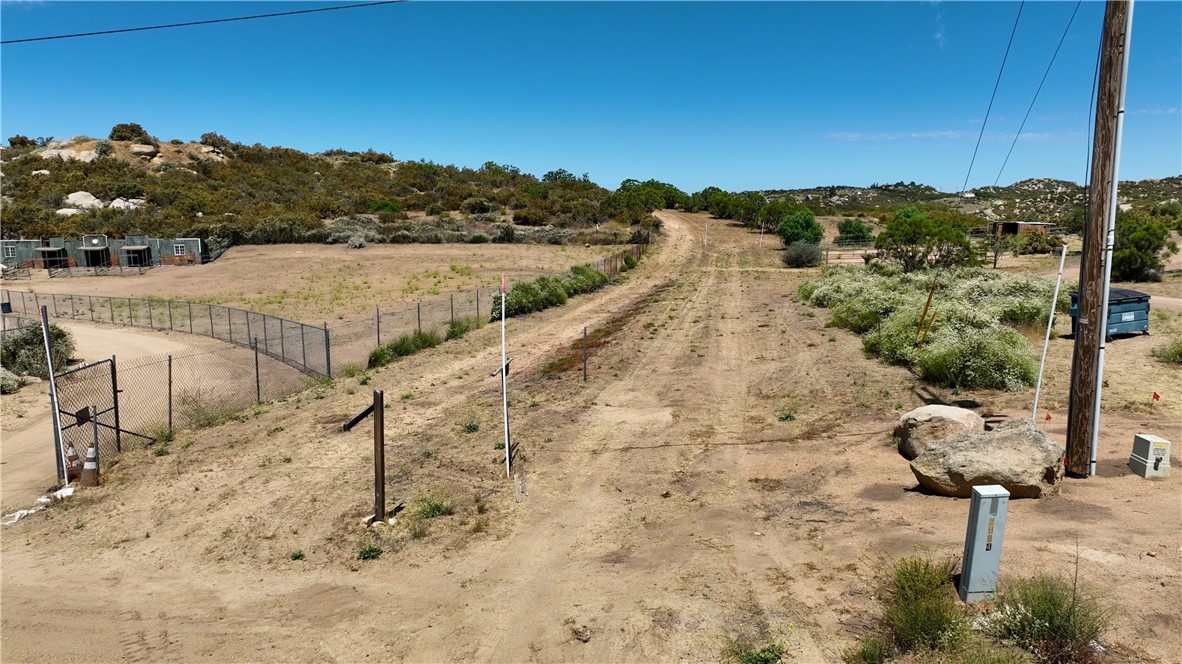 1040 Rolling Hills Dr Property Photo 11