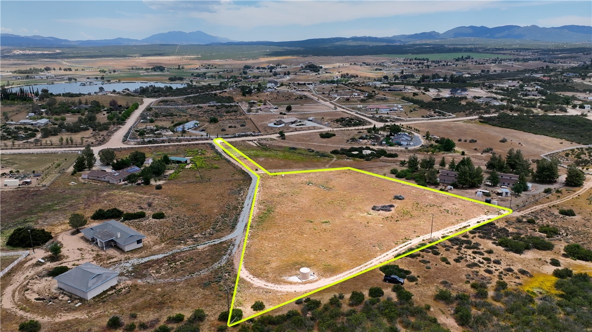1040 Rolling Hills Dr Property Photo 15