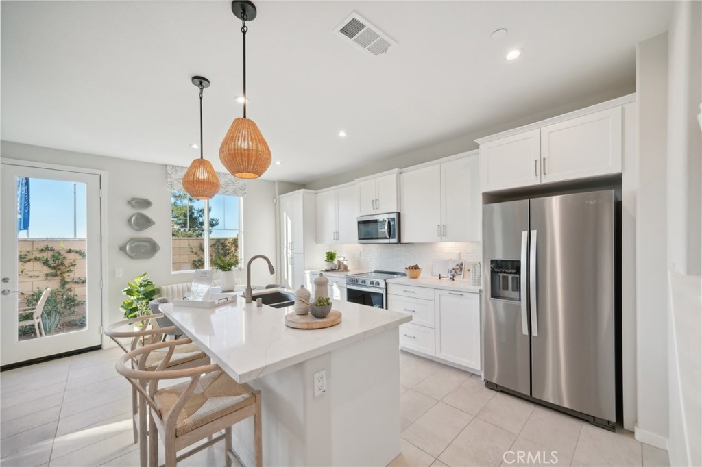 16034 Esparza Lane Property Photo 7