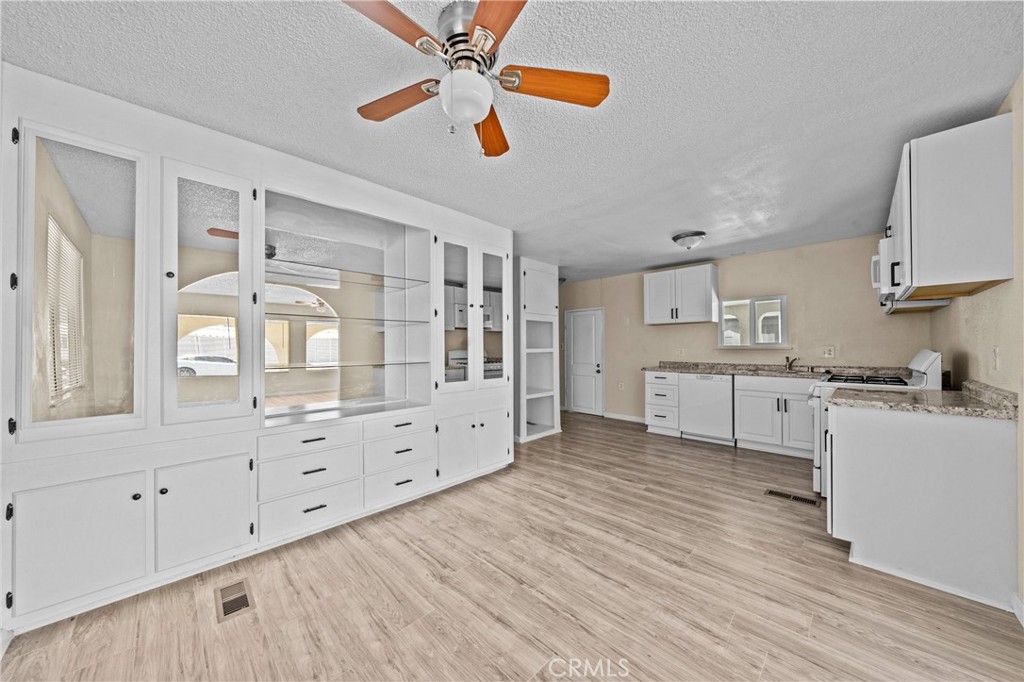 560 Santa Clara Circle Property Photo 7