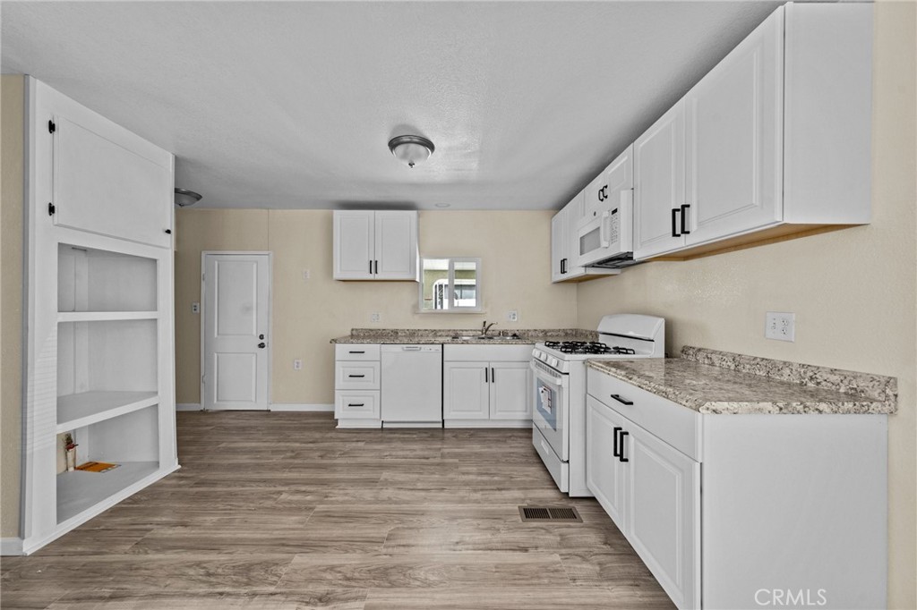 560 Santa Clara Circle Property Photo 9