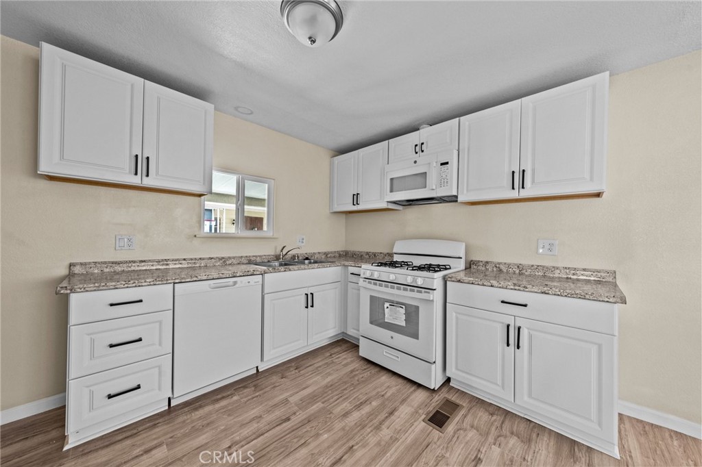 560 Santa Clara Circle Property Photo 12