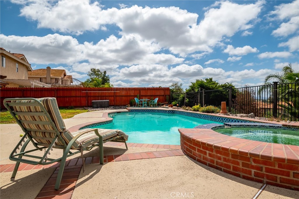 39680 Glenwood Court Property Photo 6