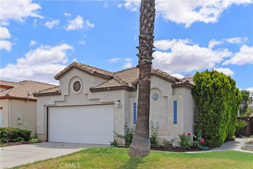 700 Attenborough Property Photo