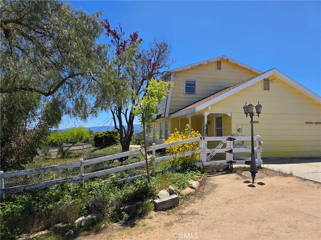42055 Crazy Horse Canyon Road Property Photo