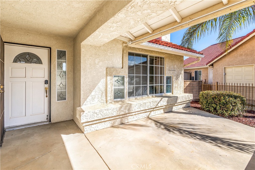 1886 Ash Tree Lane Property Photo 4