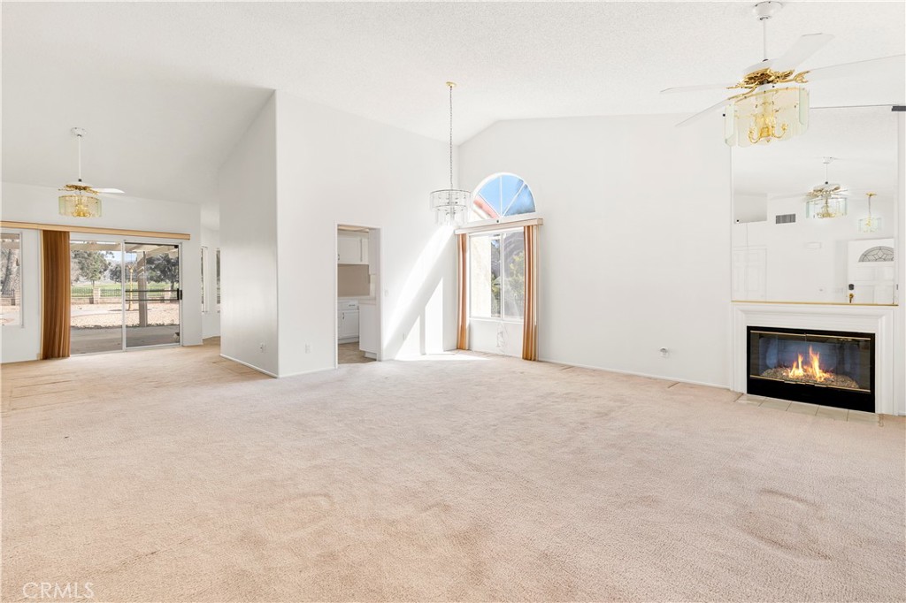 1886 Ash Tree Lane Property Photo 6