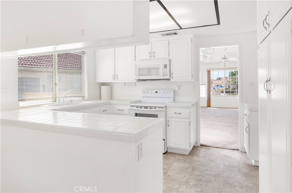 1886 Ash Tree Lane Property Photo 12